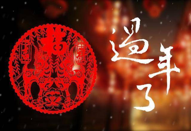 31岁男子熬夜玩手机游戏_小伙子熬夜玩手机_31岁男子熬夜玩手机