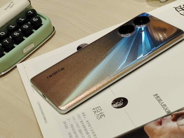 真我x10pro_真我10pro+值得买吗_真我note10pro价格