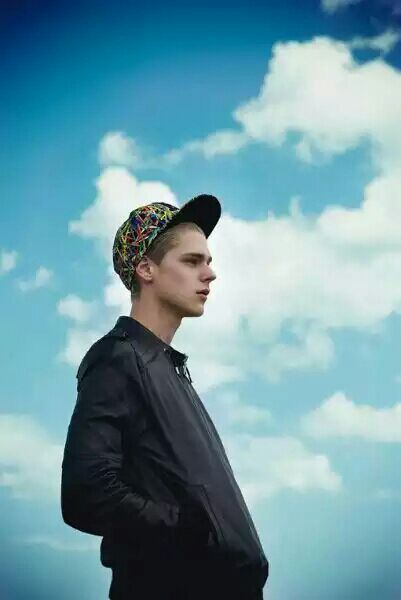 冲出手机游戏_手机游戏充了钱能退吗_手机玩游戏充钱了怎么能要回来