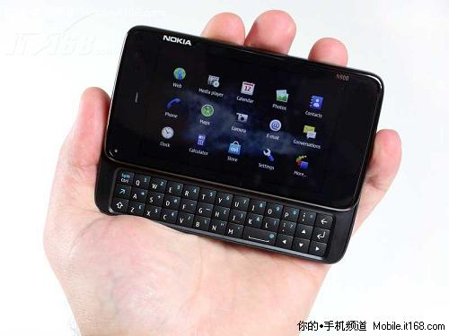 MOTO游戏键盘手机_键盘手机游戏爬天梯_键盘手机游戏金字塔异形枪