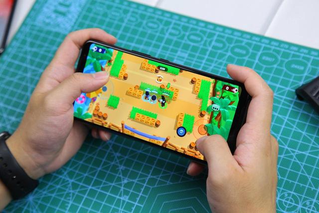 打游戏专门的手机-游戏玩家必备战斗利器！超强续航散热手机让你