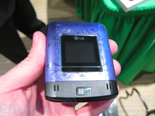 翻盖全键盘手机_翻盖键盘手机游戏_游戏键盘手机