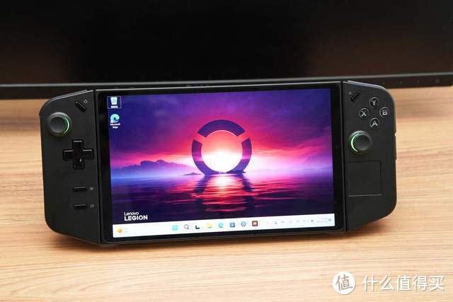 比手机还要大的游戏机_手机还玩的游戏_手机游戏有必要玩吗