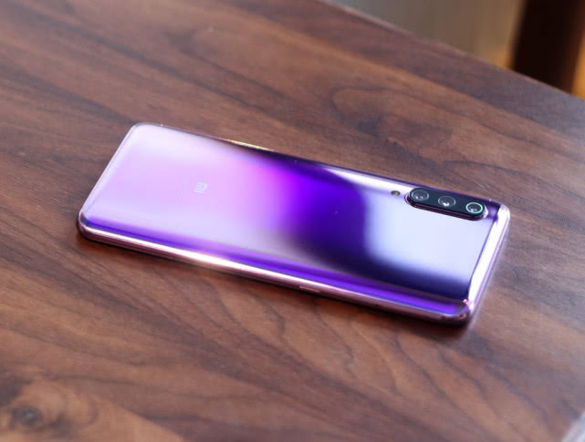 搭载快充的游戏手机哪个好_给手机充电的小游戏_什么游戏能充电