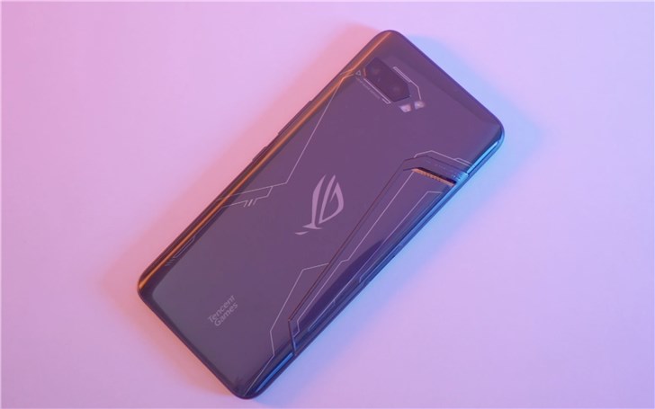 视频手机游戏挠痒痒_rog 2游戏手机的视频_rog游戏手机3玩吃鸡视频