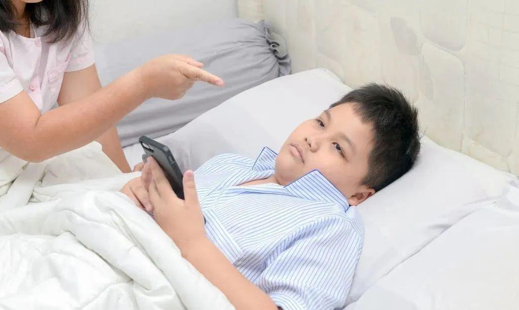 宝贝爱玩游戏_二岁宝宝爱玩手机游戏咋办_爱玩宝宝咋办手机游戏视频