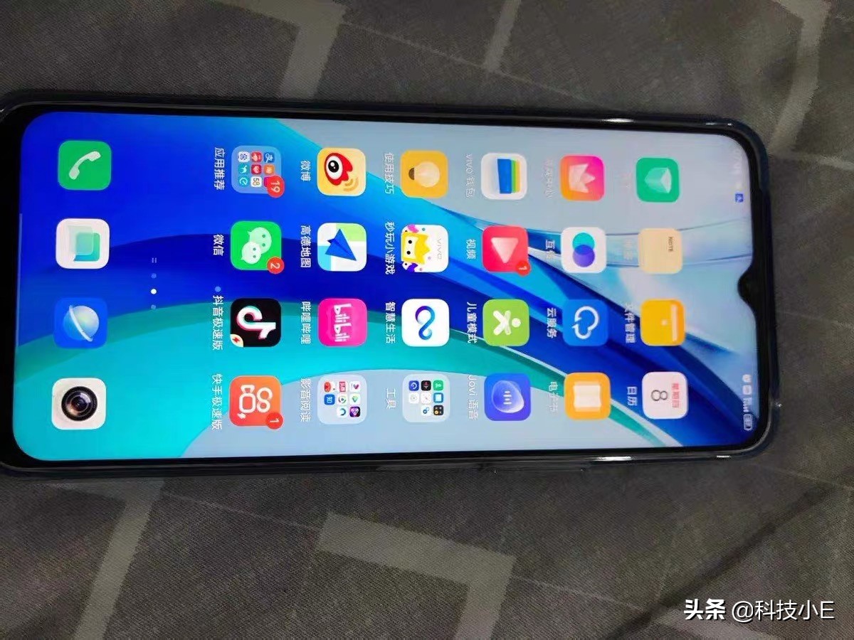 手机打什么游戏好玩_二千元打游戏手机哪个好_打手机游戏用什么手机好