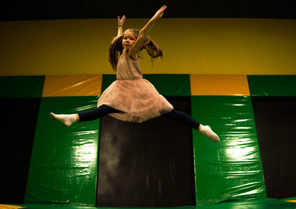 儿童互动手机游戏_儿童合作游戏手机_儿童合作类游戏