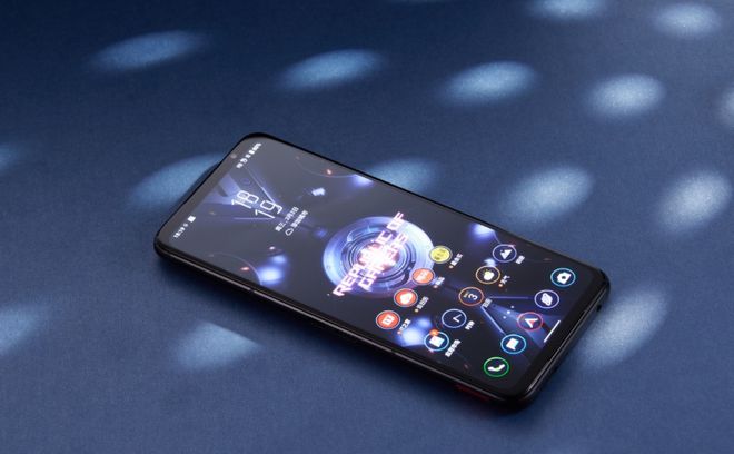 打王者哪个游戏手机好_玩王者手机哪个好_手机打王者荣耀伤手机吗