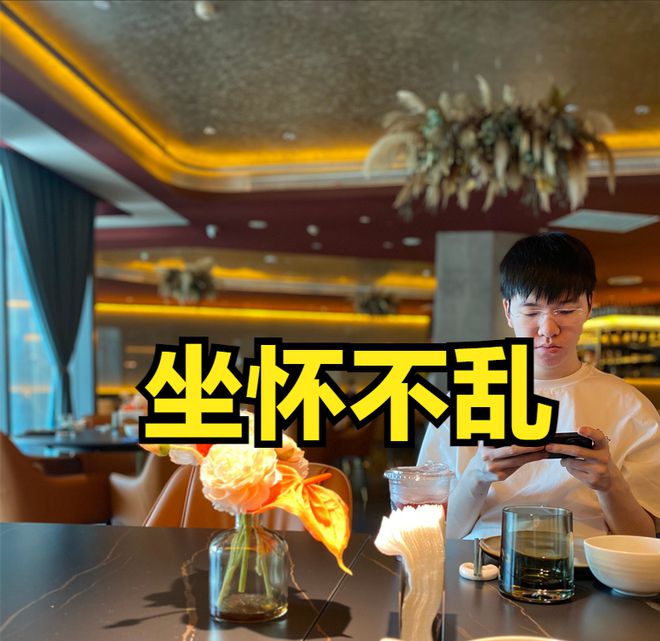 弟弟买打手机游戏怎么办_弟弟买手机打游戏_弟弟玩游戏充钱能退吗