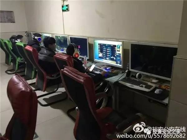 22岁小伙玩手机游戏_小伙子玩游戏_小伙玩手机游戏图片