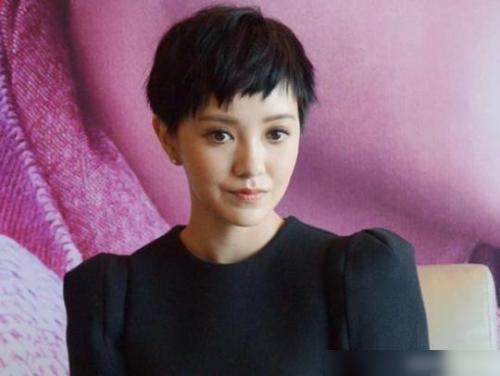 沉迷玩手机游戏的英文_沉迷玩手机游戏的危害_沉迷手机游戏怎么玩的