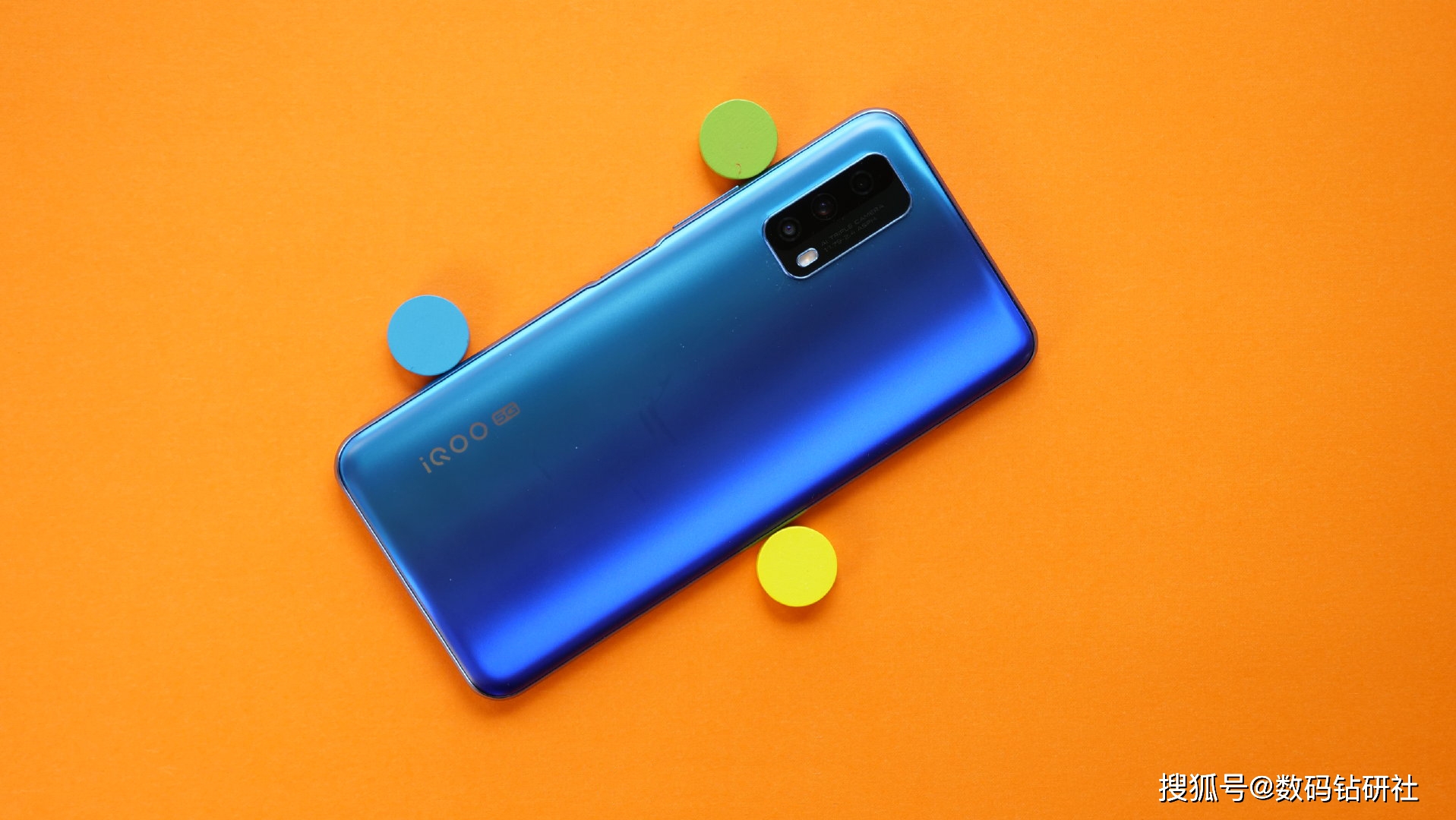 艾酷z1x手机是游戏机吗_艾酷手机好用吗_爱酷游戏手机怎么样