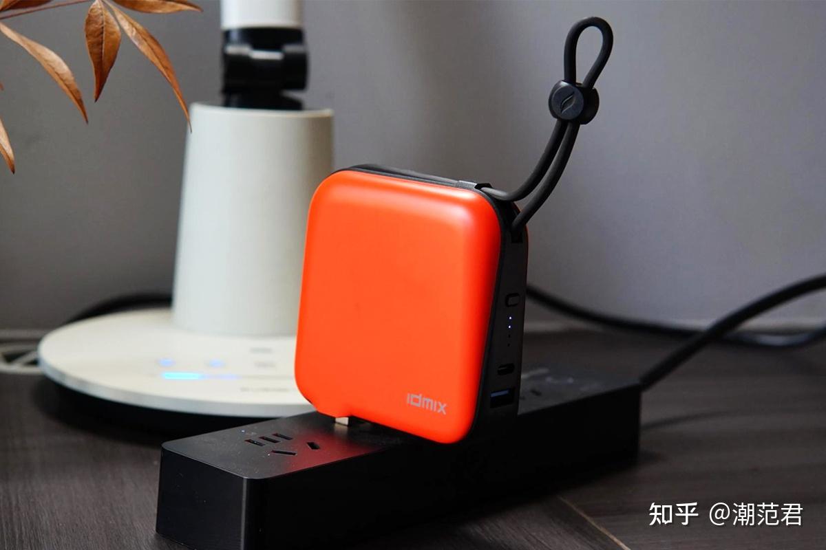 打游戏的手机充电器叫什么_手机玩游戏的时候充电器供电_手机插充电器玩游戏会不会爆炸