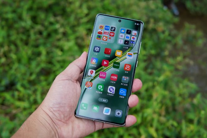 4g手机玩游戏卡吗_4gb手机玩游戏够吗_4g手机玩游戏流畅吗