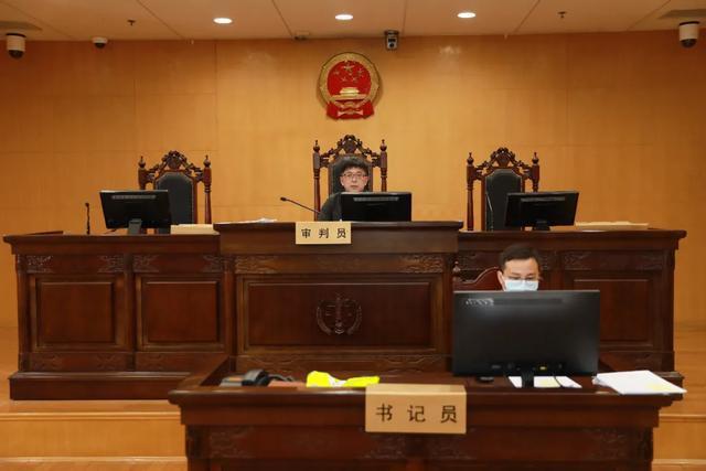 偷手机的游戏_半夜偷手机游戏怎么办_半夜偷手机游戏