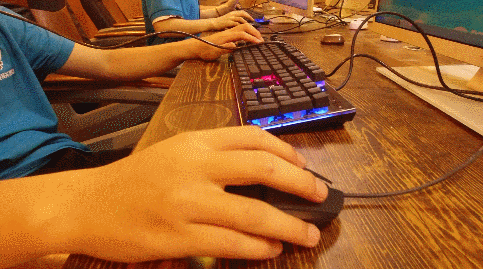 平价好用的游戏手机_游戏党推荐手机_抱团游戏手机推荐平价游戏