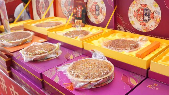 jg游戏怎么在手机上玩_在手机玩游戏_玩游戏中手机是真的吗