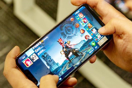 低价买玩手机游戏的软件_玩游戏的低价手机_低价买手机玩游戏