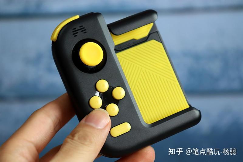 游戏手柄吃鸡_手游吃鸡手柄_吃鸡手机怎么变成游戏手柄