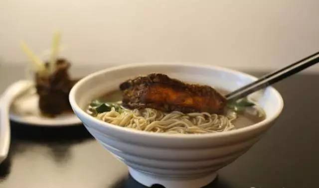 适合白领玩的手游_白领游戏手机_白领是个低难度的有限游戏