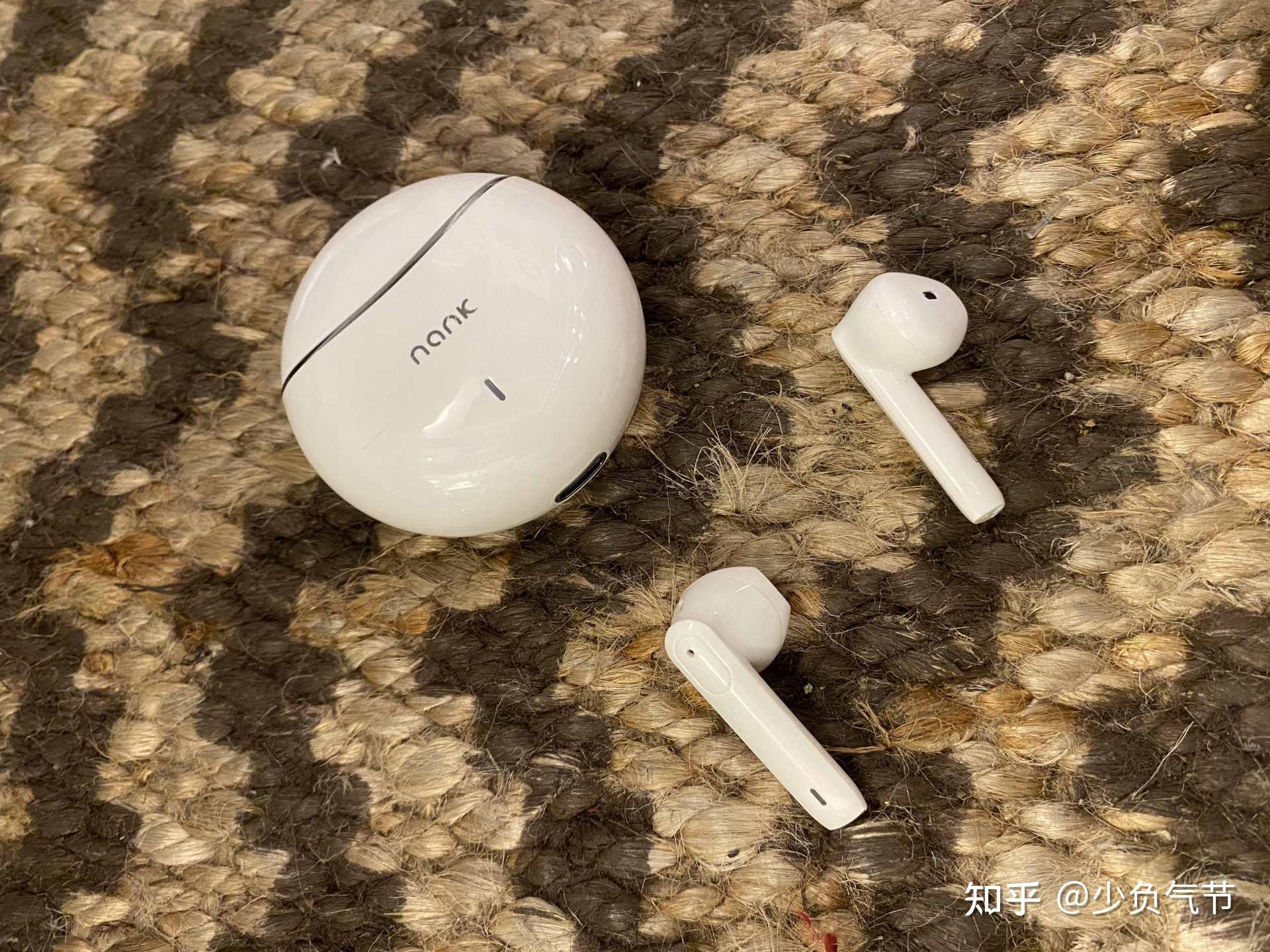 蓝牙耳机进水了还可以用_蓝牙耳机进水了还能用吗_蓝牙进水耳机还能用多久