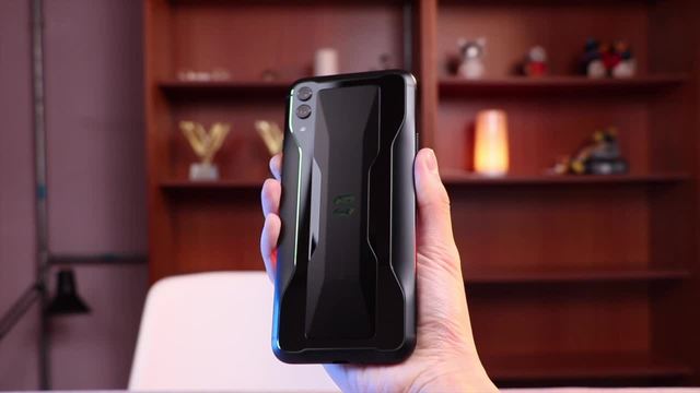 手机游戏黑鲨怎么玩_60块的黑鲨游戏手机_手机游戏黑鲨怎么关闭