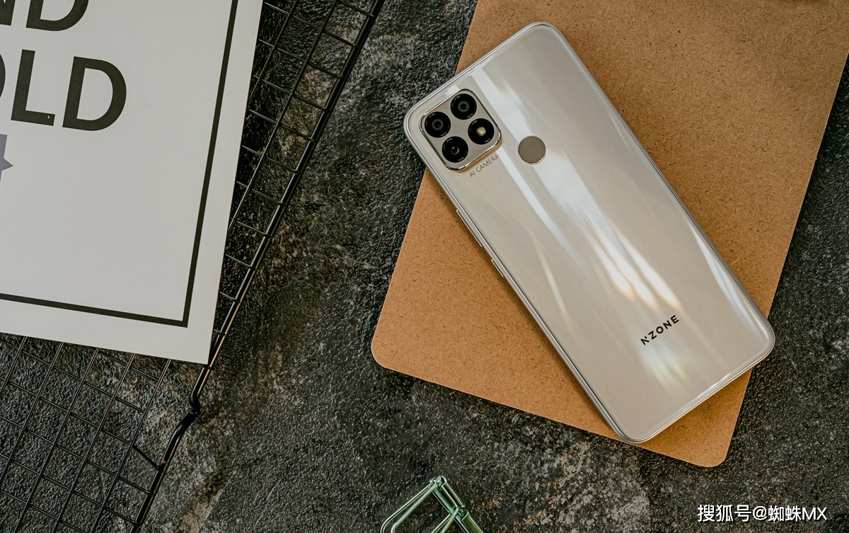 左右手机游戏_5g游戏手机五千左右_5g手机游戏手机