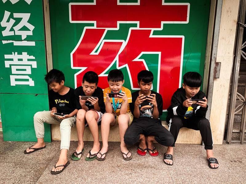 单手手机游戏男生_男生单手手机游戏名字_手机单机游戏什么好玩男生