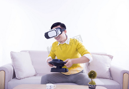 vr眼镜玩的手机游戏_打游戏vr眼镜_戴眼镜玩vr