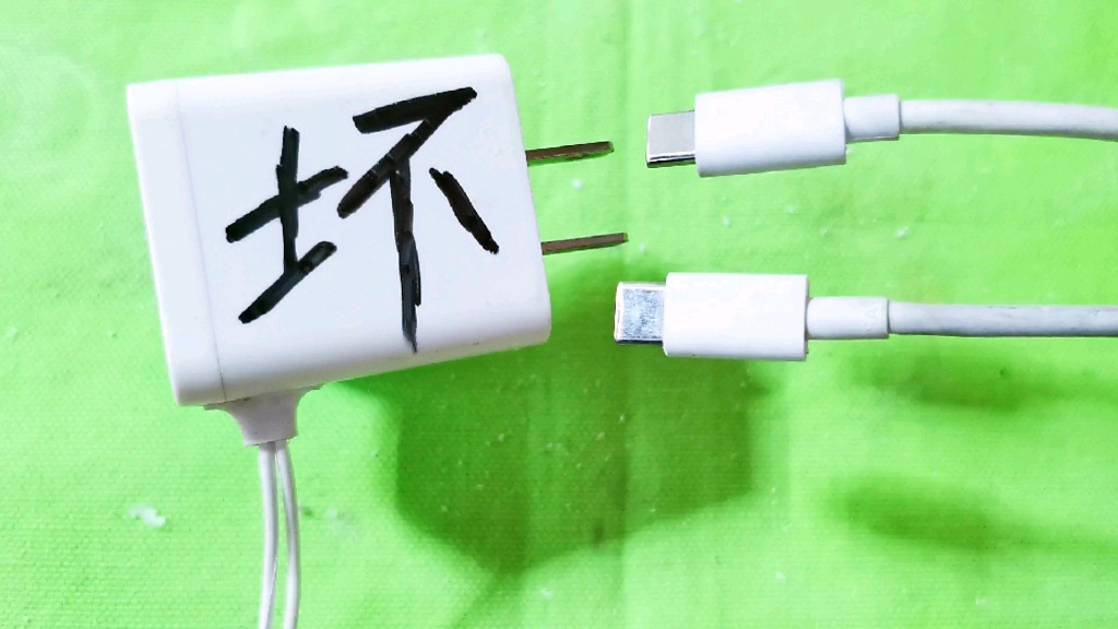 充电状态显示打手机游戏没反应_手机充电时打游戏_打游戏手机不显示充电状态