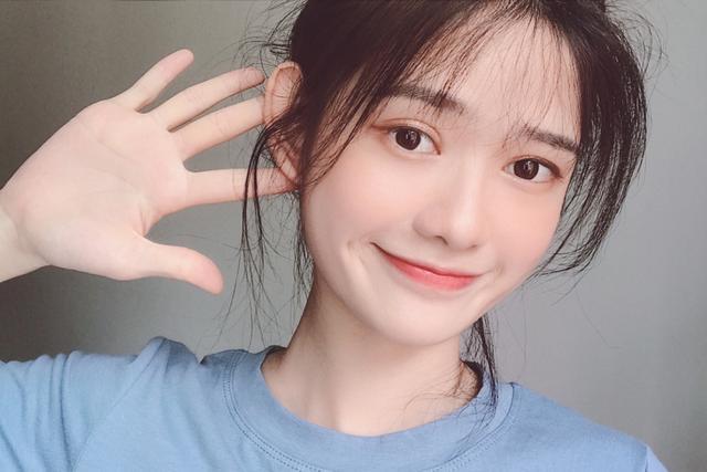 自拍单手摆什么造型好_单人自拍摆拍姿势大全_单手自拍怎样摆pose