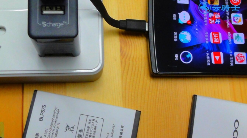 打游戏手机充电发热正常吗_充电打游戏手机发烫_手机充电打游戏发热怎么办