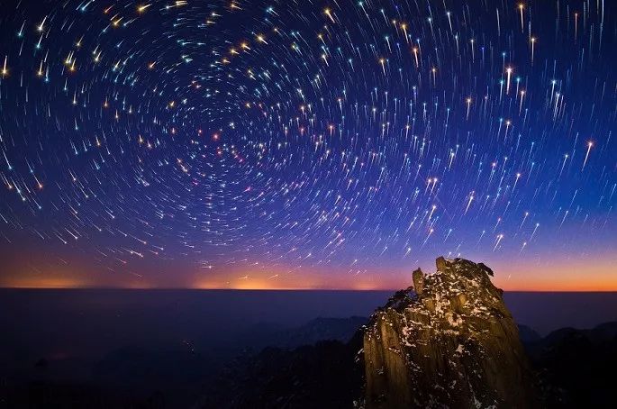 临星什么意思_星临_简月岚叶临星