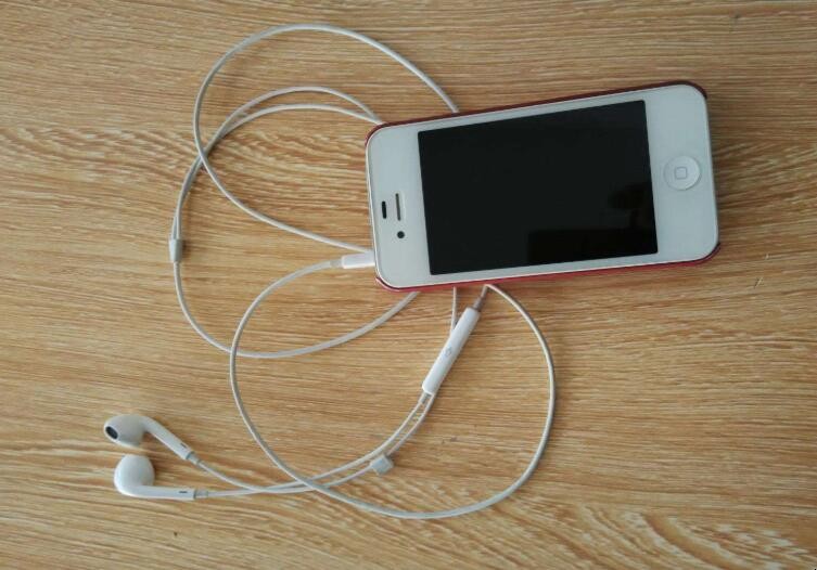 耳机调声音大小在哪里调_耳机声音一边大一边小怎么调_耳机调声音大小是什么原理