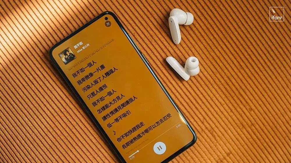 耳机调声音大小在哪里调_耳机调声音大小是什么原理_耳机声音一边大一边小怎么调