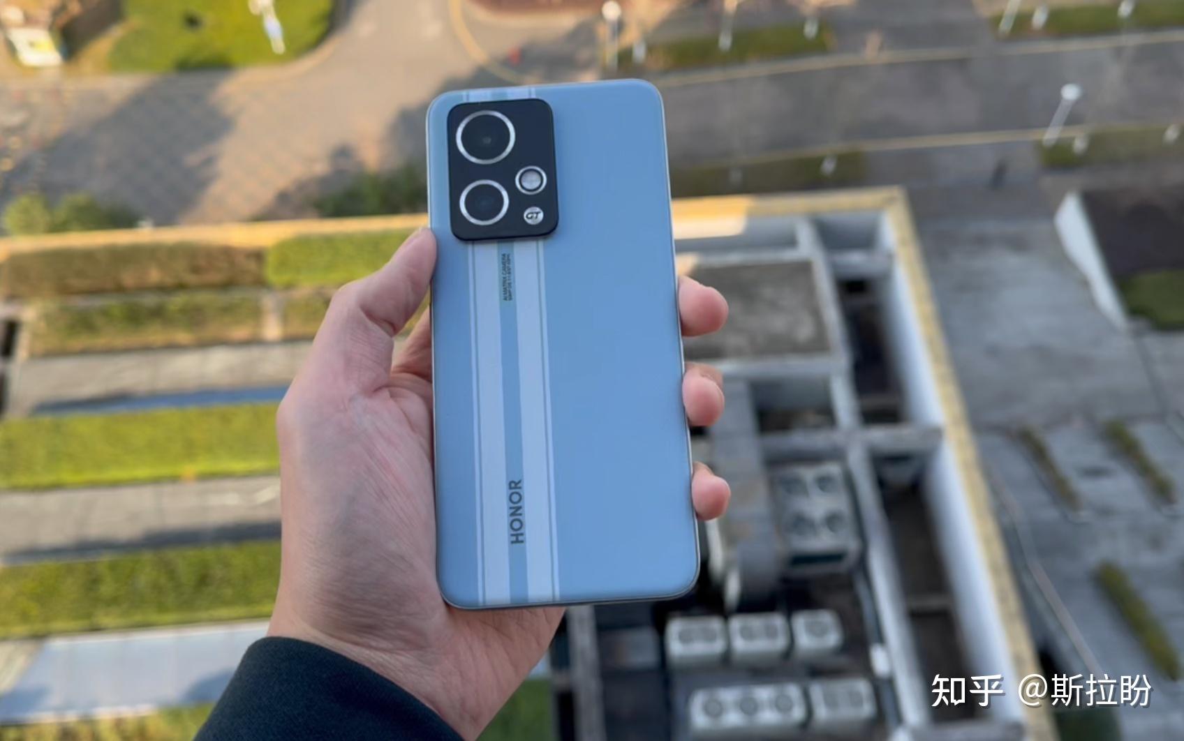 手机打游戏收费吗_百元手机可以打游戏的那种_手机玩游戏可以赚钱吗