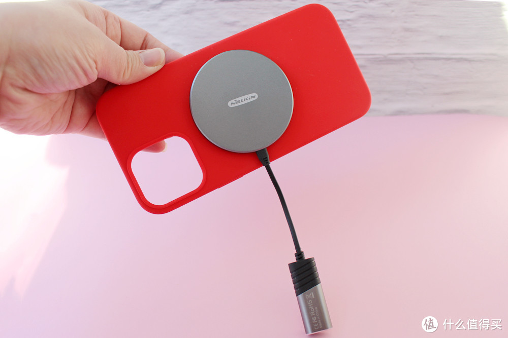 磁吸充电工作原理_磁吸充电器用法_磁吸充电器的优缺点