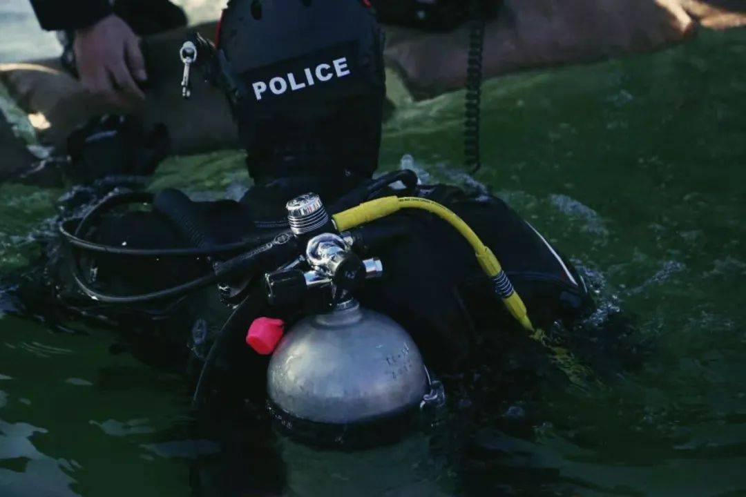 特警游戏视频解说_宝贝特警手机游戏_特特警游戏