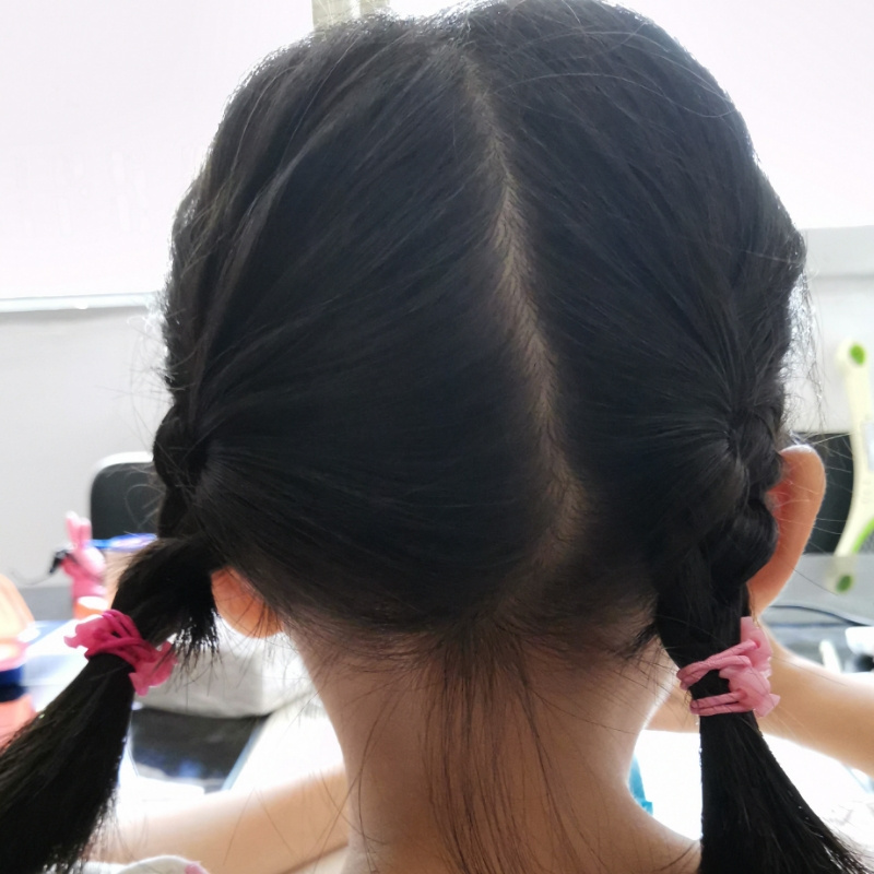 女孩玩手机游戏视频_5岁女孩玩的手机游戏_女孩玩手机游戏的危害