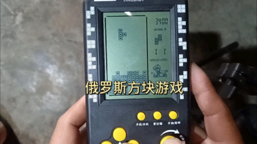 俄罗斯小学生玩不玩ak_俄罗斯小孩手机玩游戏吗_俄罗斯小朋友都玩什么游戏