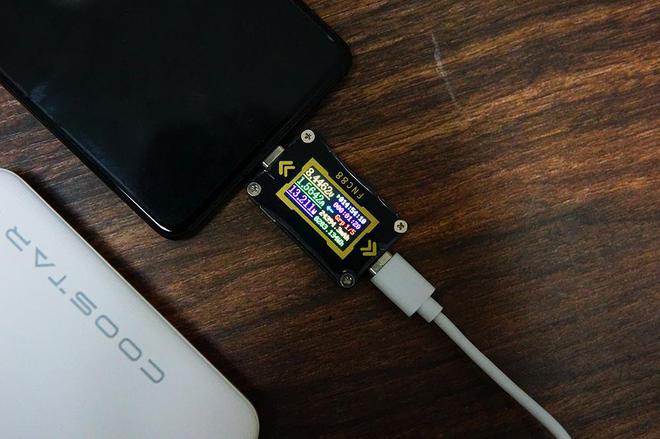 手机给iphone充电_苹果为苹果充电_苹果11首次充电充多久