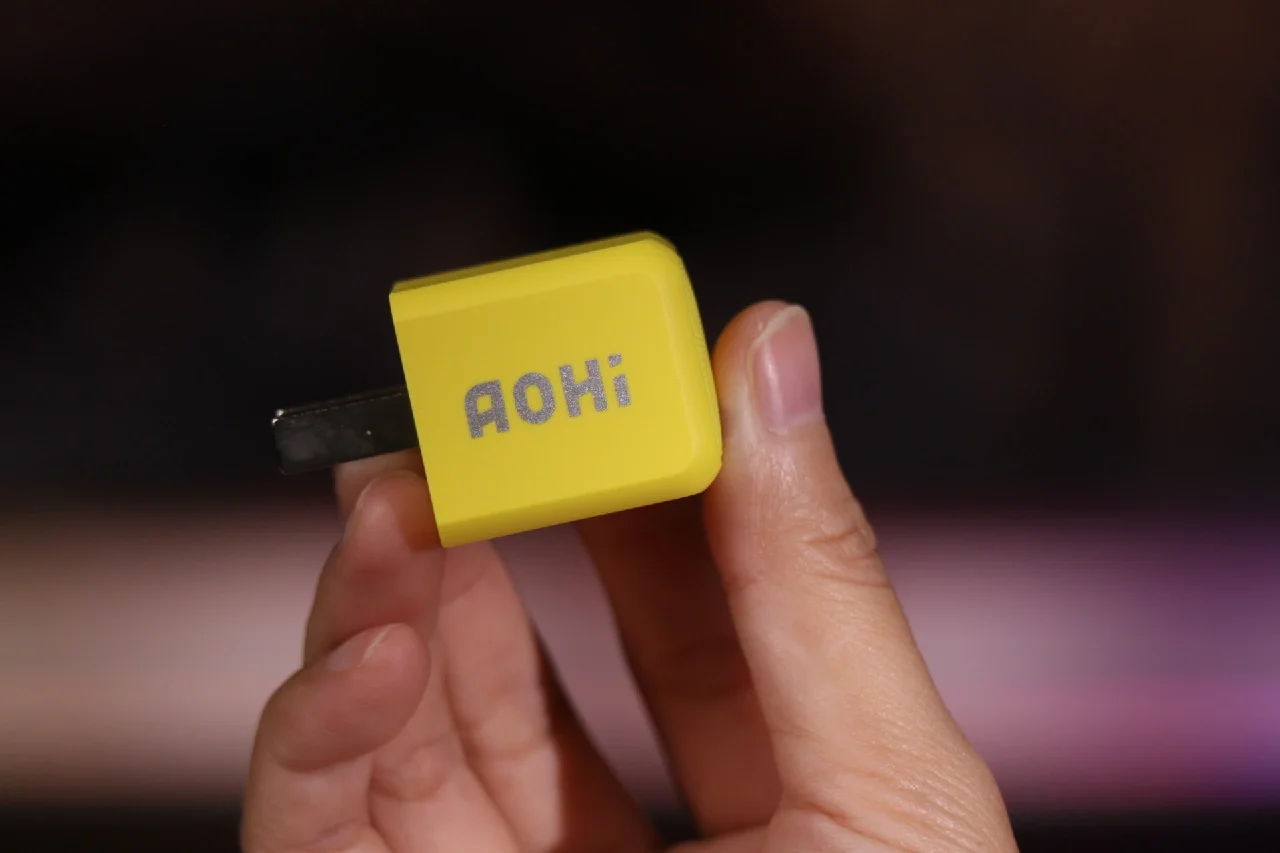 苹果真假充电头区别_真假iphone充电头_苹果快充头怎么辨别真假