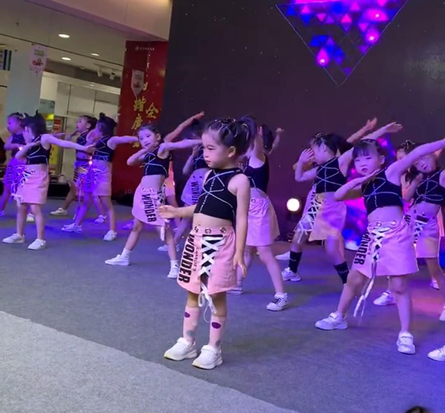 打游戏开麦队友听不清手机_开着麦队友能听到风扇声吗_队友开了麦却听不到