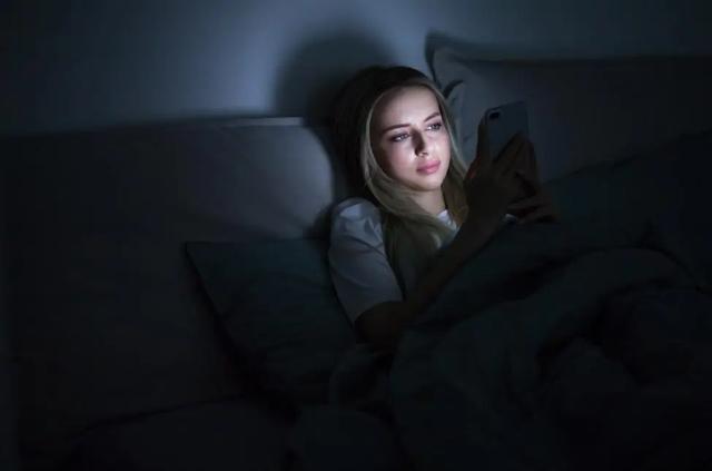 吃多少东西不能玩手机游戏_吃东西的手游_能吃东西的游戏