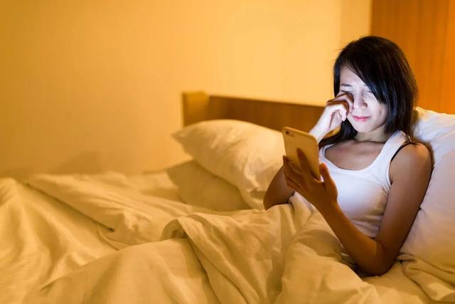 熬夜玩游戏会肾虚吗_熬夜玩游戏手机会酸吗_熬夜玩游戏会猝死吗