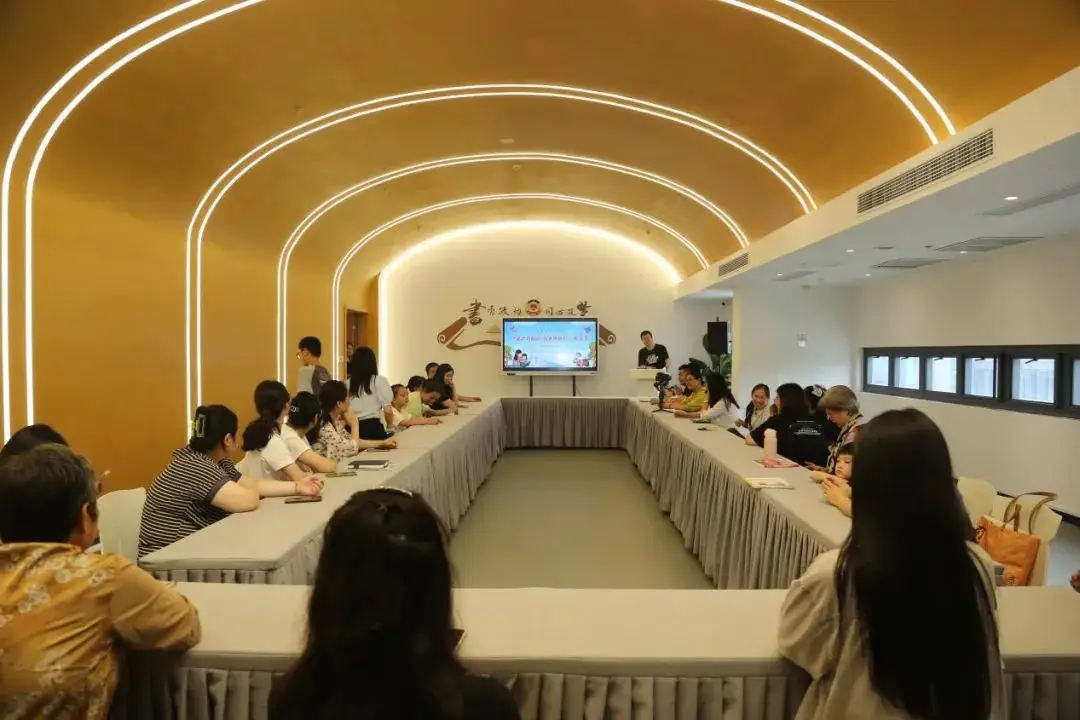 中小学安全教育日_小学安全教育中期报告_小学安全教育中队活动记录表