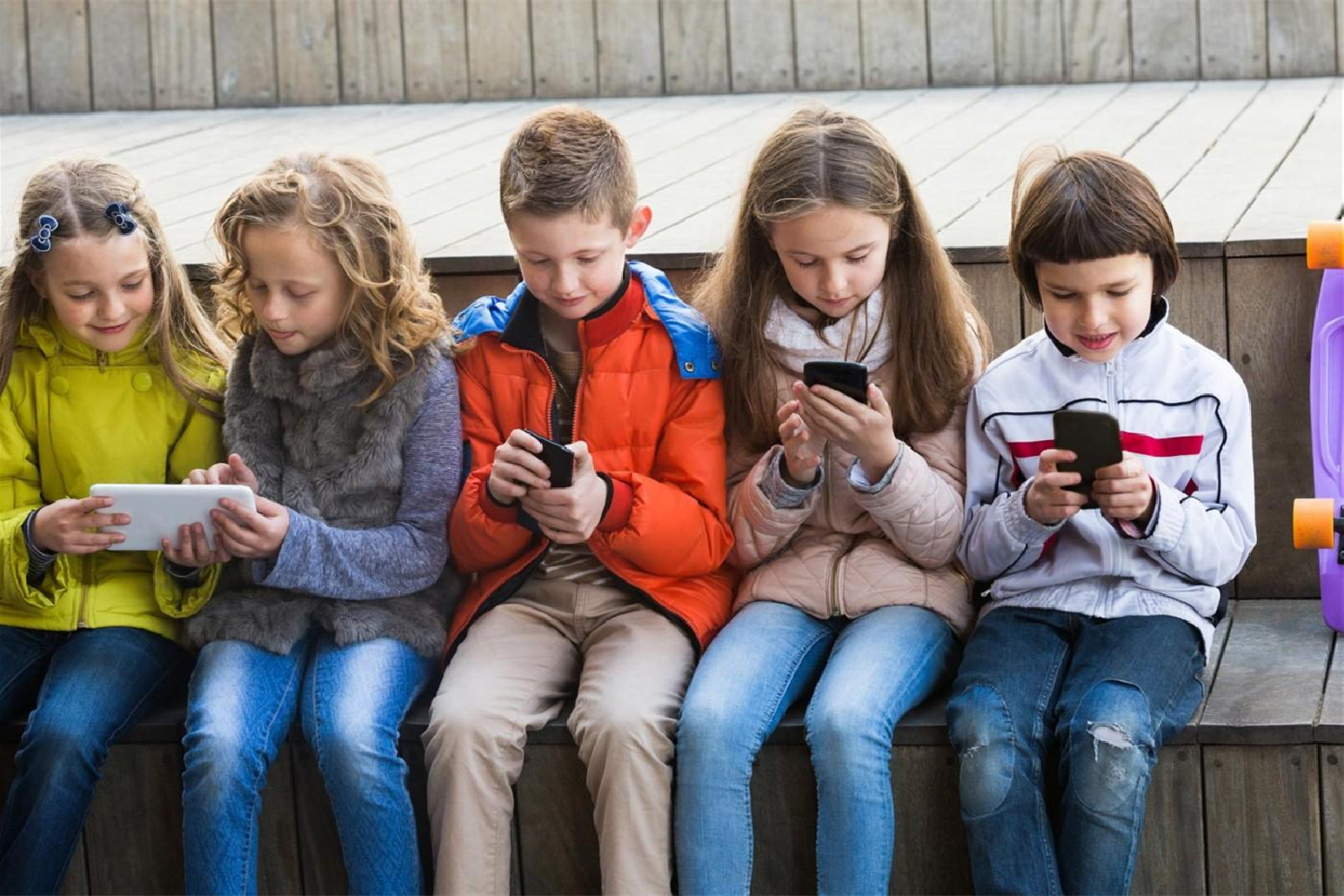 儿童玩手机好游戏用什么手柄_儿童不用手机玩游戏好吗_儿童玩手机好游戏用什么软件