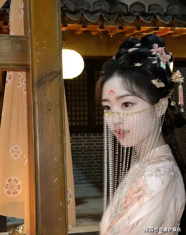 古装换衣手机游戏_高颜值古装换装游戏_古装换装游戏手机游戏