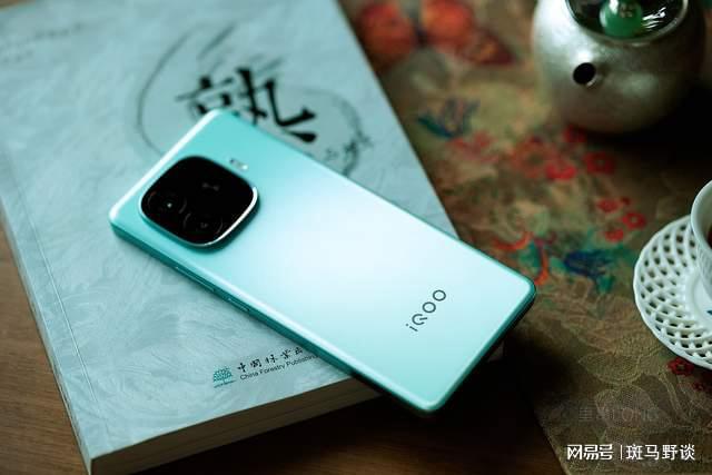 900元价位的游戏手机_900元手机推荐玩游戏_九百多的游戏手机